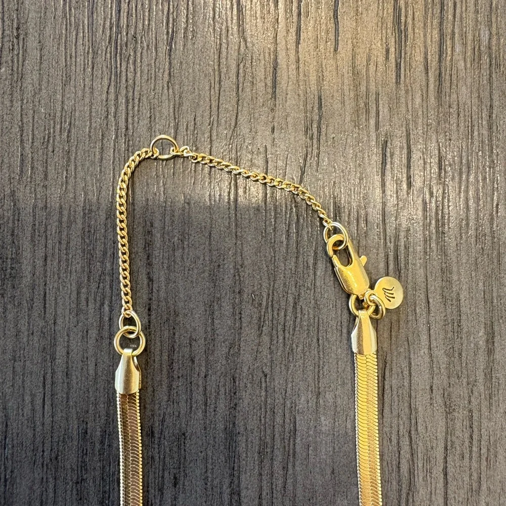 Madewell Herringbone Chain Necklace - Like New - Picture 4 of 5